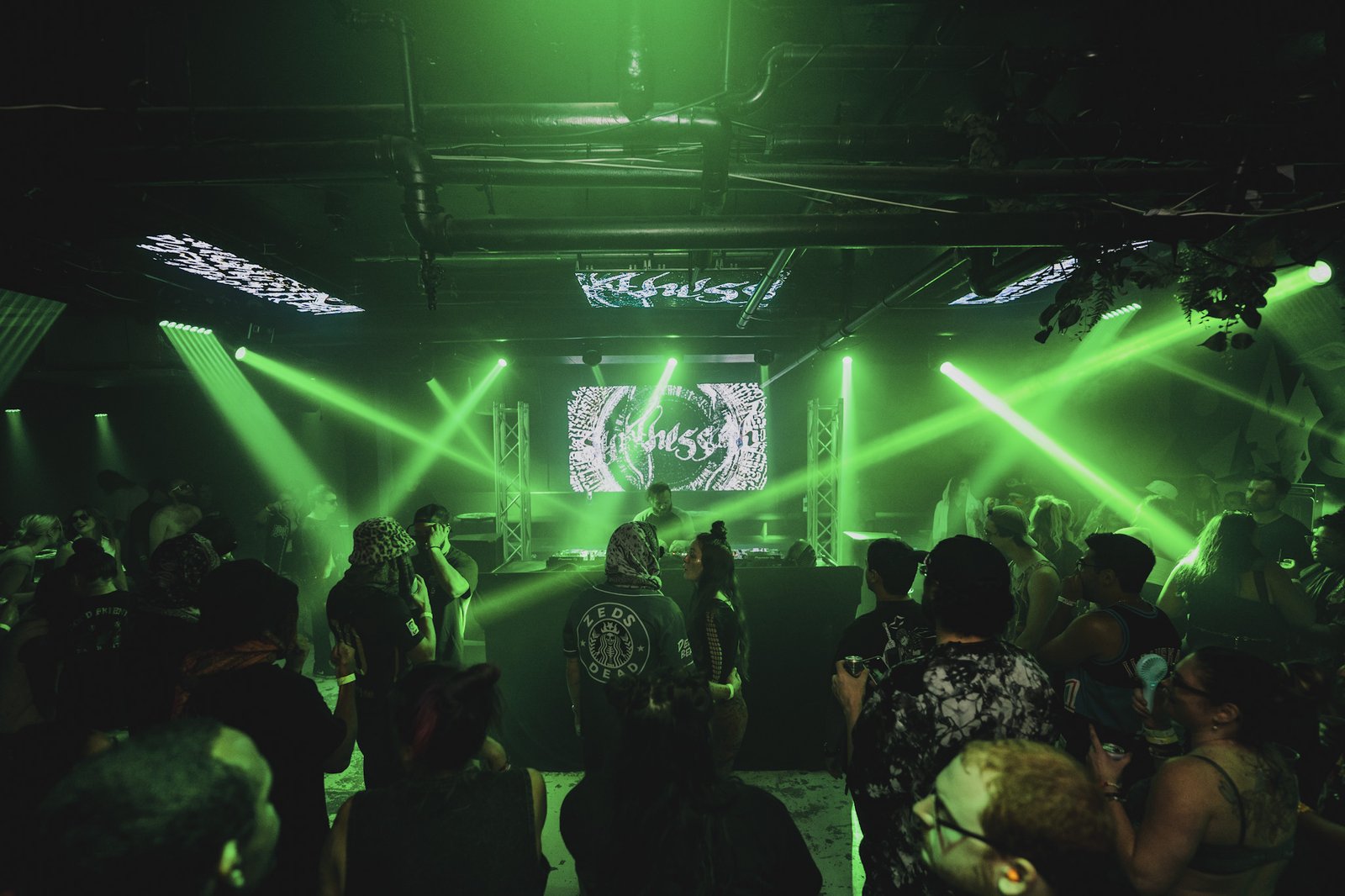 Synthessiah during a live set